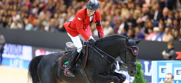 Hans-Dieter DEHER remporte le Grand Prix Coupe du Monde de Stuttgart 